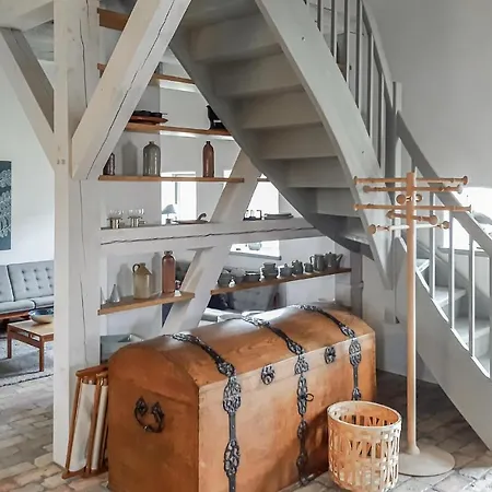 2 Bedroom Cozy In Holiday home
